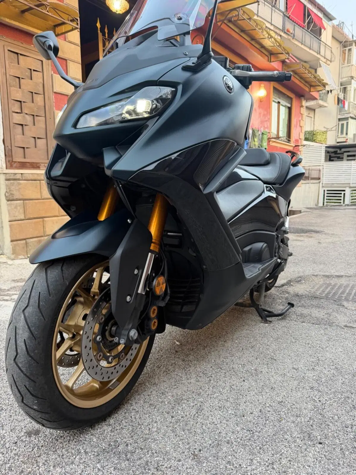 Yamaha T-Max 560 Tech Max (2022 - 24) (3)