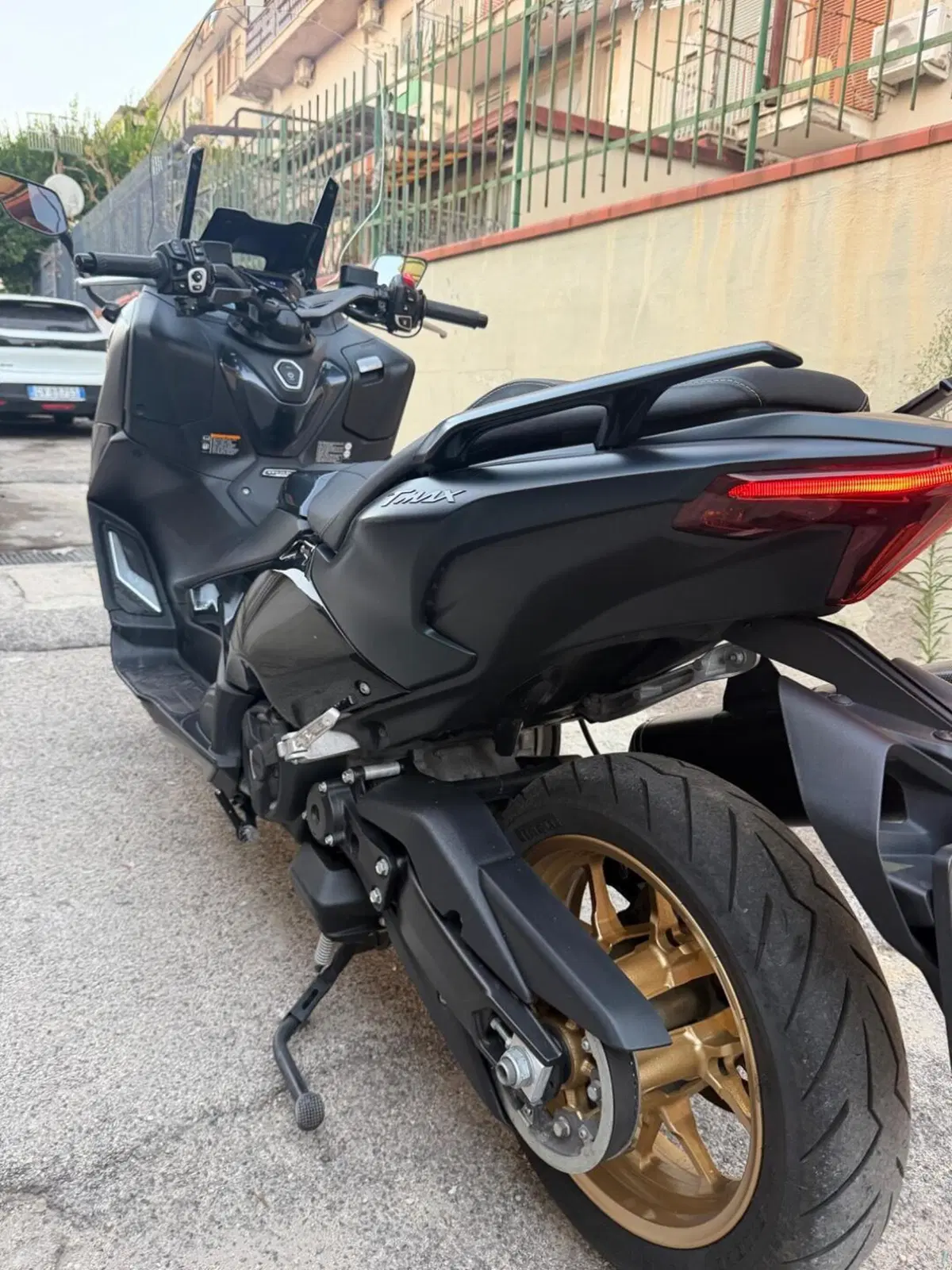 Yamaha T-Max 560 Tech Max (2022 - 24) (6)
