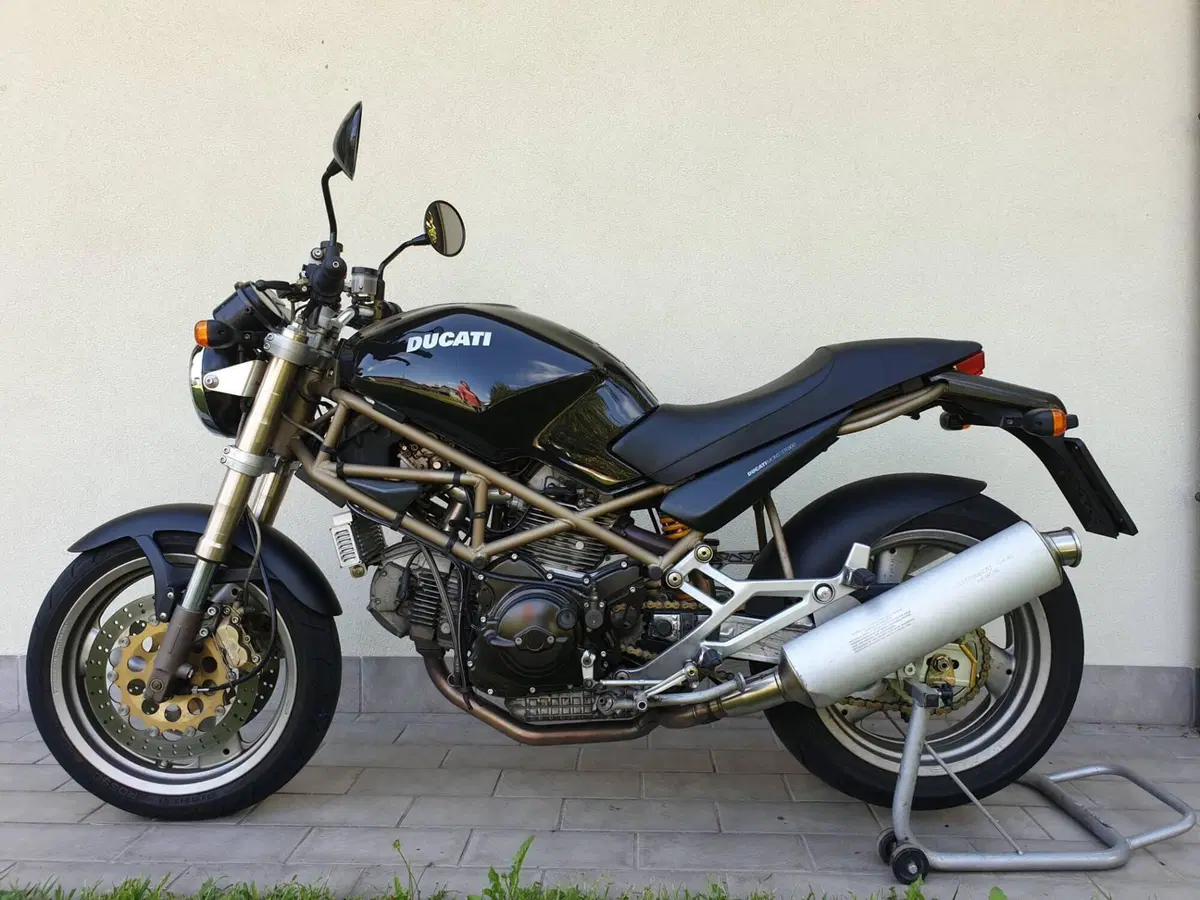 Ducati Monster 900 (1997 - 98)