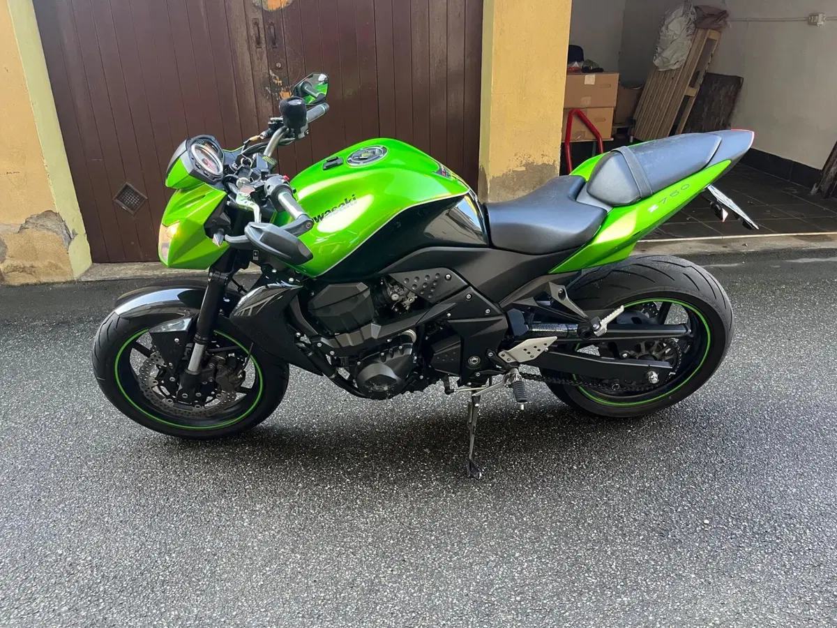 Kawasaki Z 750 (2007 - 14) (2)
