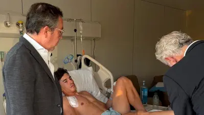 MotoGP 2026. Il chirurgo che ha operato Marc Marquez conferma: 'Corre con un braccio e mezzo. Problema maggiore? Ha perso forza nel bicipite'
