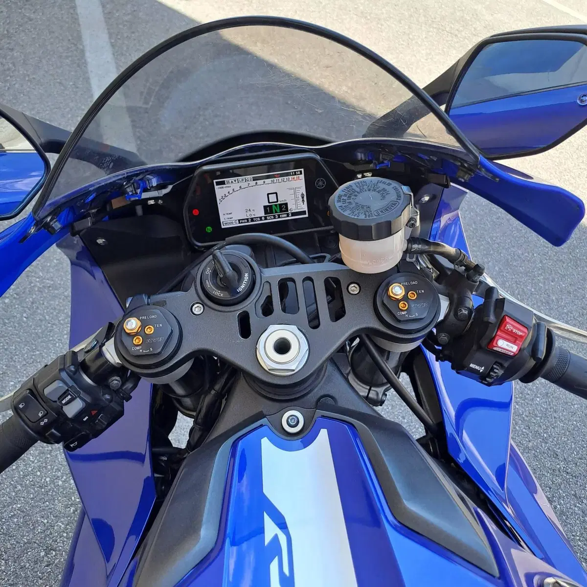 Yamaha YZF R1 (2020 - 25) (5)