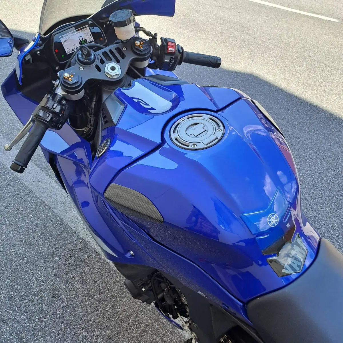 Yamaha YZF R1 (2020 - 25) (6)