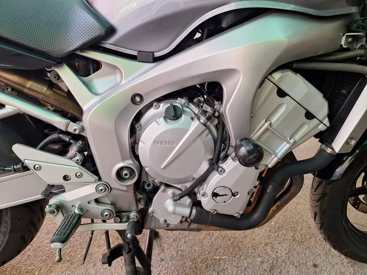 Yamaha FZ6 (2004 - 07) (13)