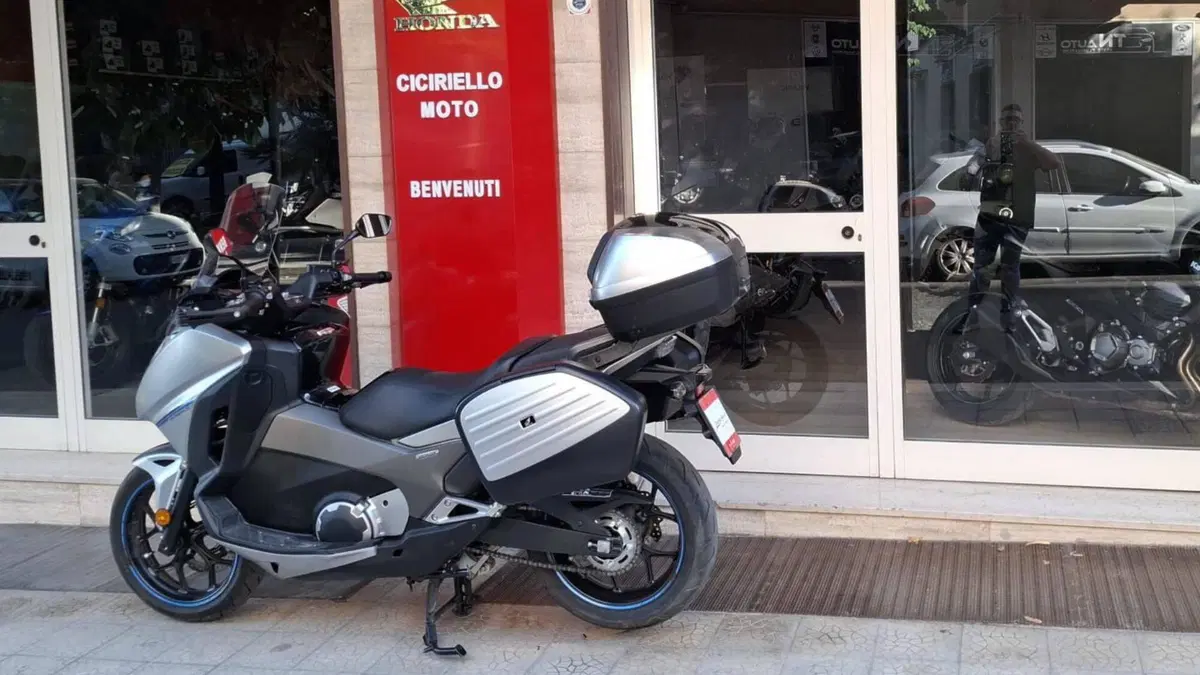 Honda Integra 750 DCT (2016 - 17) (9)