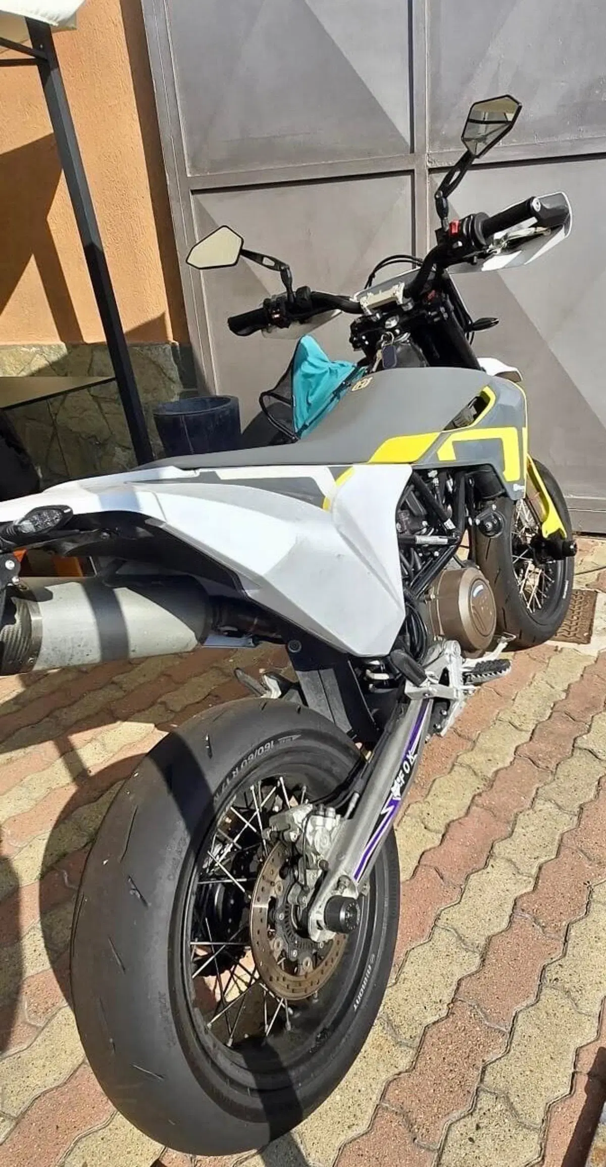 Husqvarna 701 Supermoto (2020) (3)