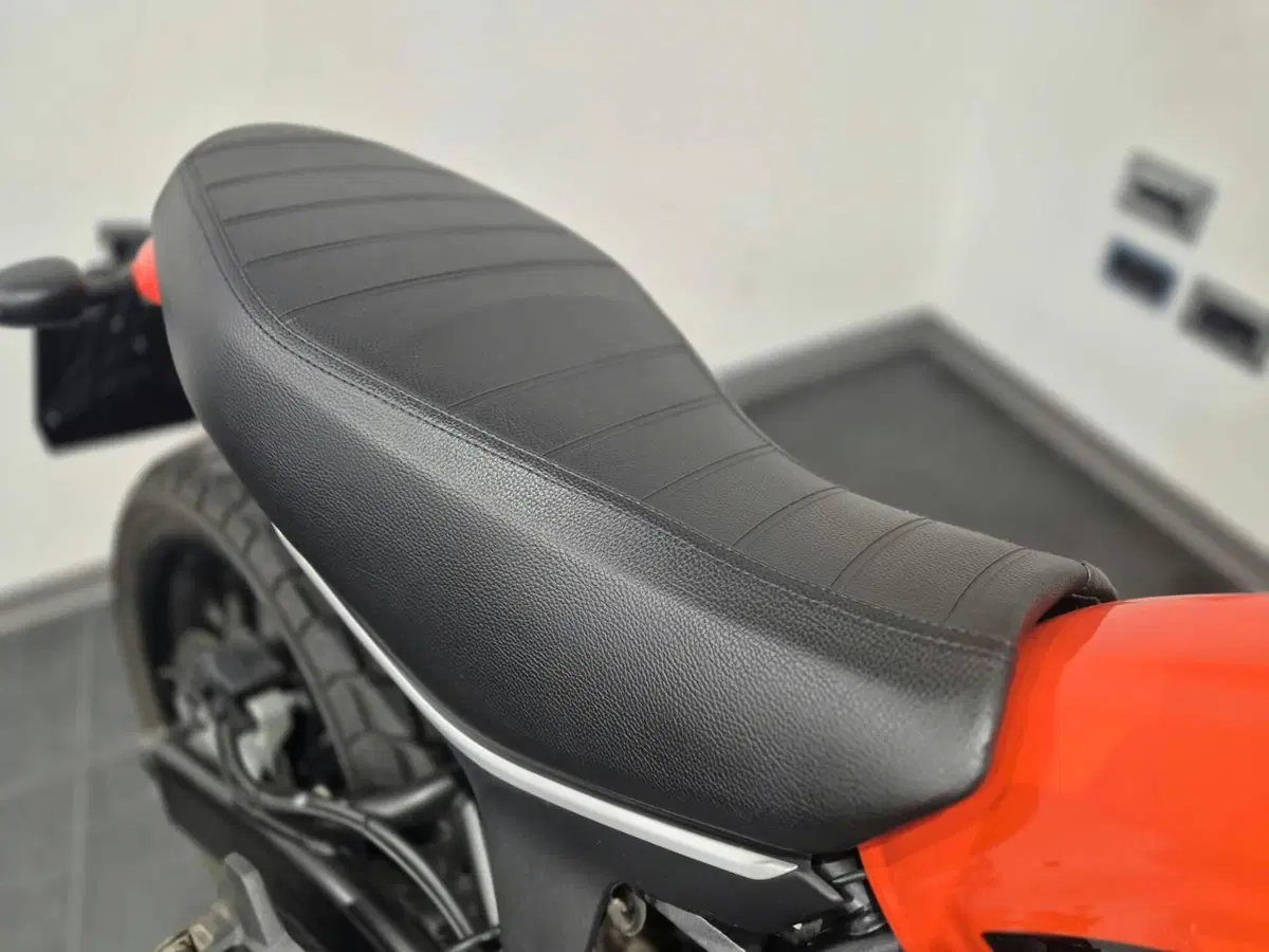 Ducati Scrambler 400 Sixty 2 (2016 - 21) (11)