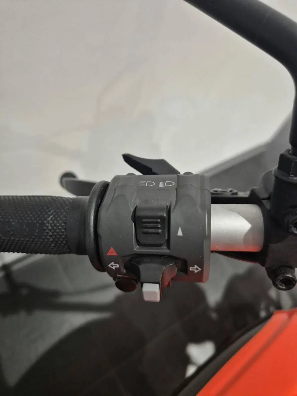 Ducati Scrambler 400 Sixty 2 (2016 - 21) (12)