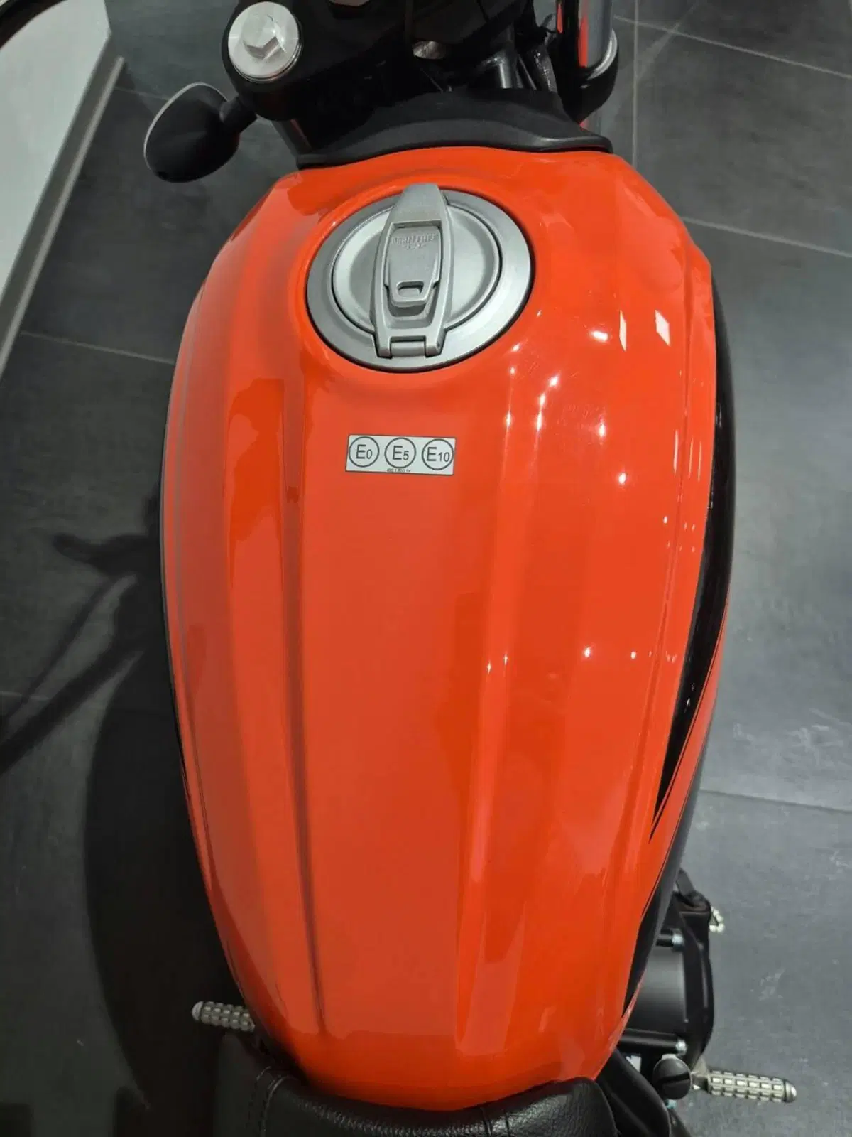 Ducati Scrambler 400 Sixty 2 (2016 - 21) (14)