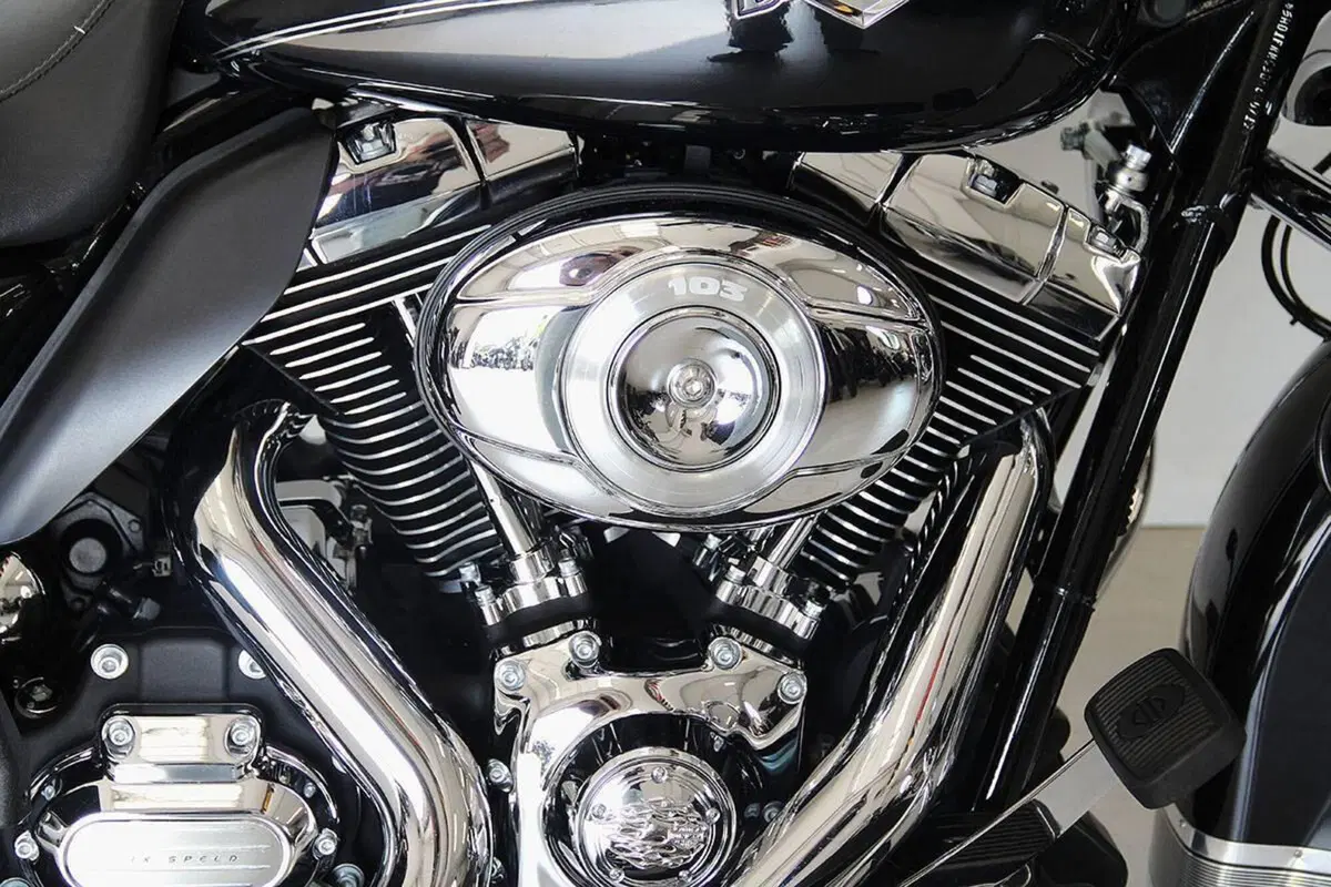 Harley-Davidson 103 Road King Classic (2011 - 13) - FLHRC (4)