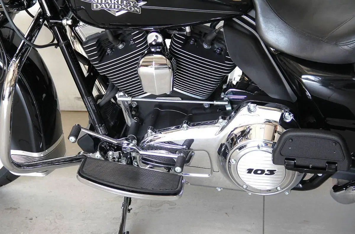 Harley-Davidson 103 Road King Classic (2011 - 13) - FLHRC (11)