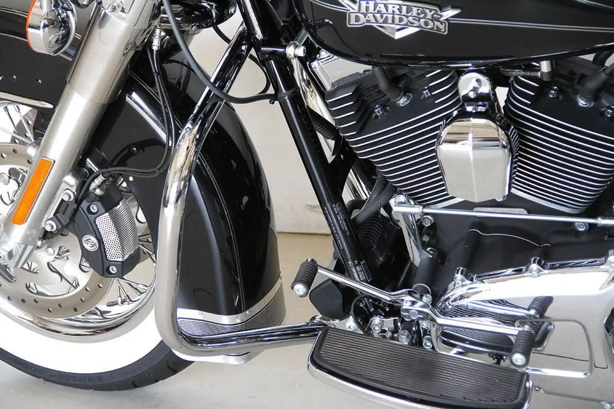 Harley-Davidson 103 Road King Classic (2011 - 13) - FLHRC (12)