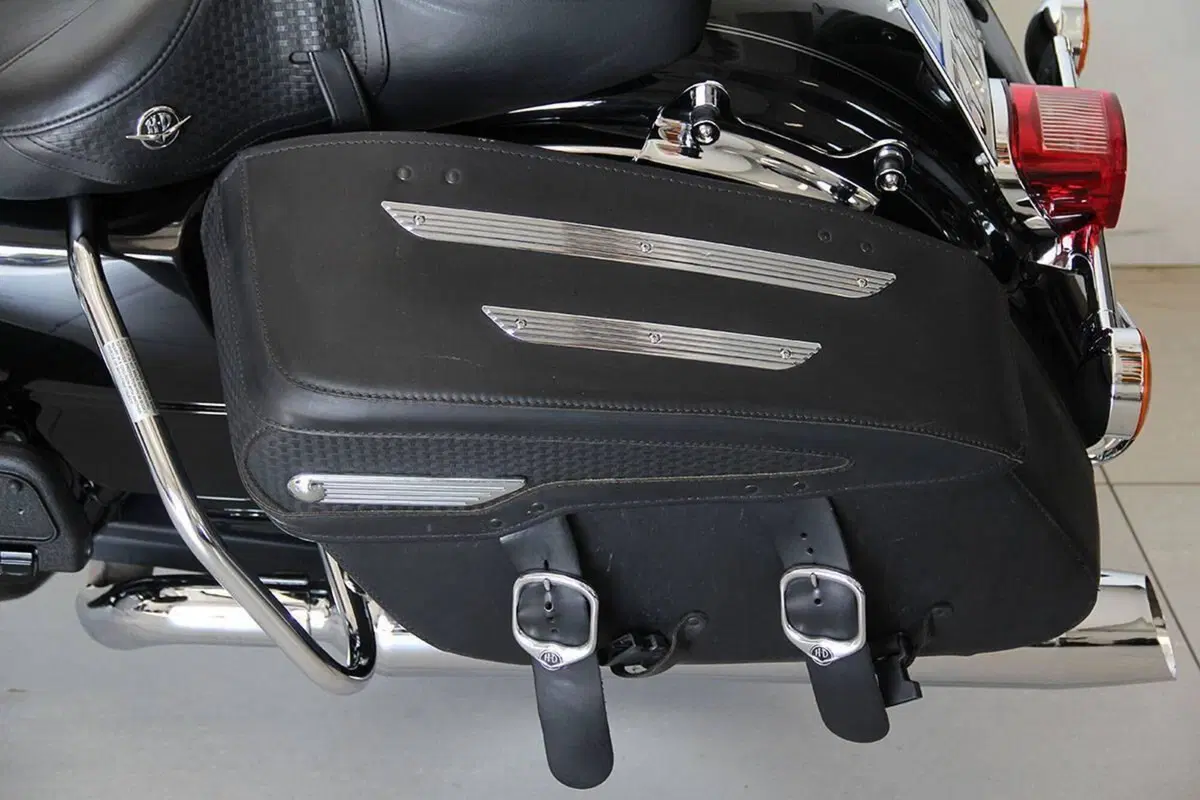 Harley-Davidson 103 Road King Classic (2011 - 13) - FLHRC (14)