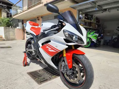 Yamaha YZF R1 (2007 - 08) usata