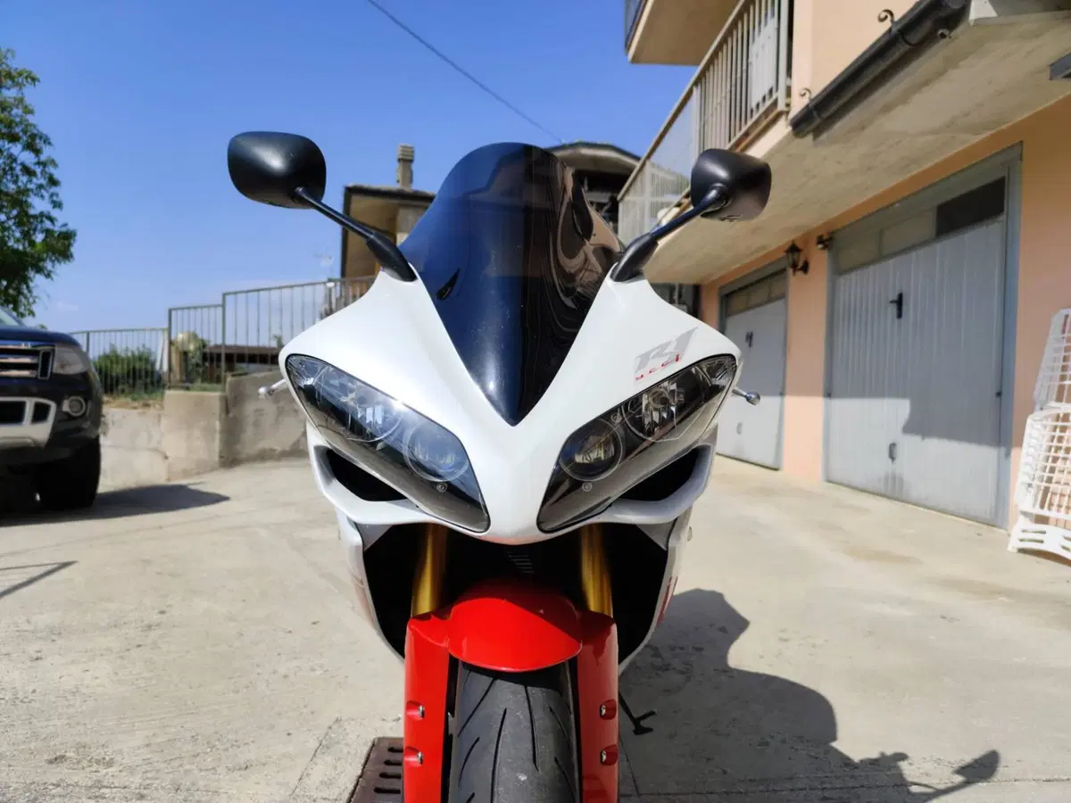 Yamaha YZF R1 (2007 - 08) (3)
