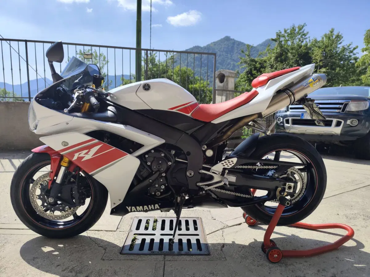 Yamaha YZF R1 (2007 - 08) (4)