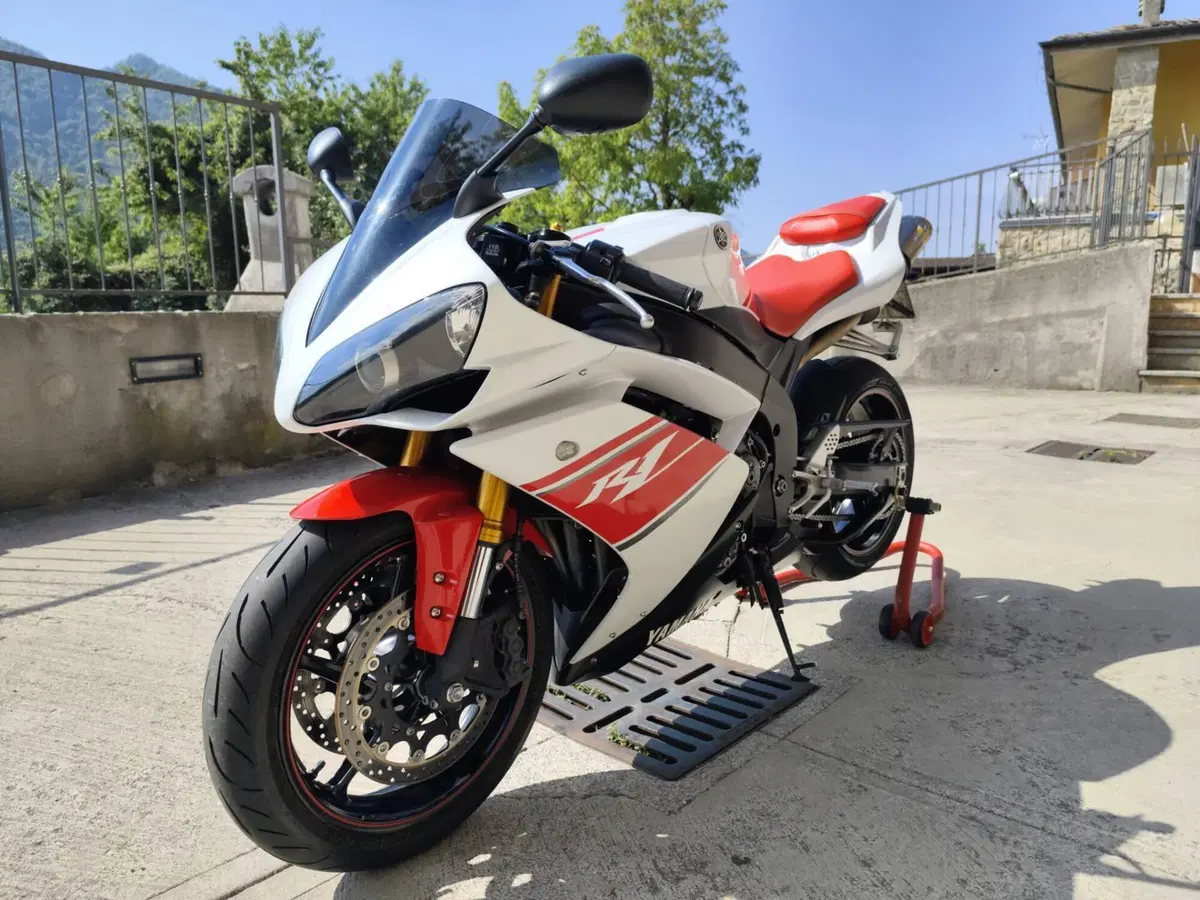 Yamaha YZF R1 (2007 - 08) (5)