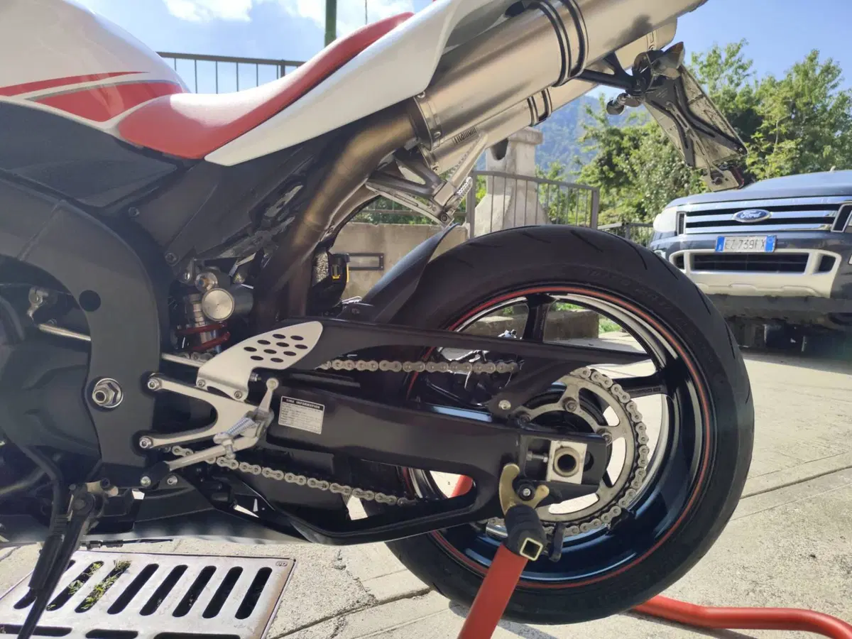 Yamaha YZF R1 (2007 - 08) (6)