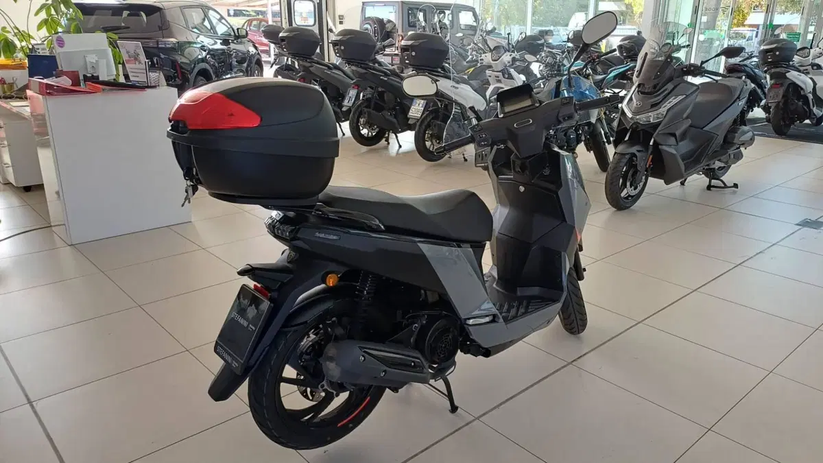 Peugeot Tweet 125i GT (2021 - 25) (4)