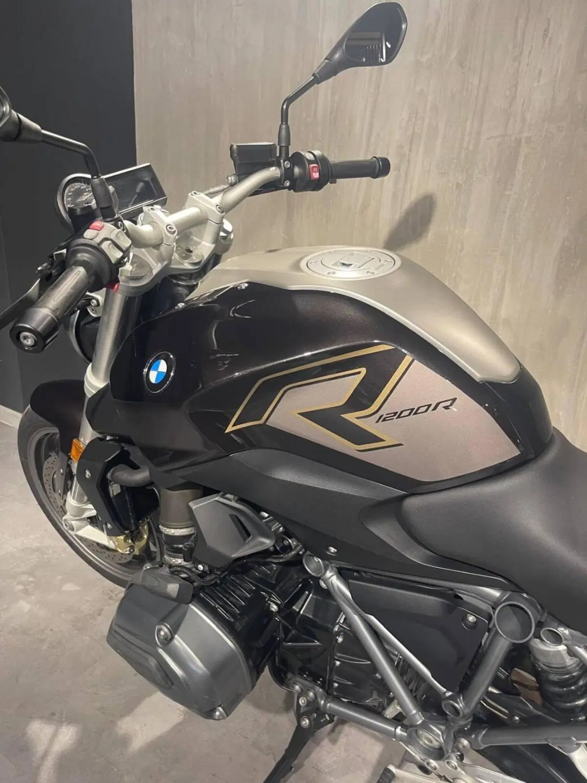 Bmw R 1200 R (2017 - 18) (9)