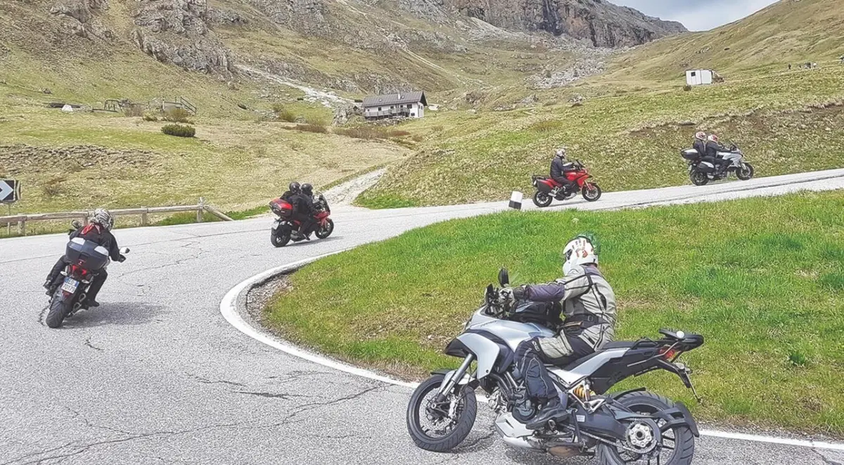 Nico Cereghini: “Abbiamo vinto noi: i tour motociclistici organizzati possono salire sui passi dell’Alto Adige”
