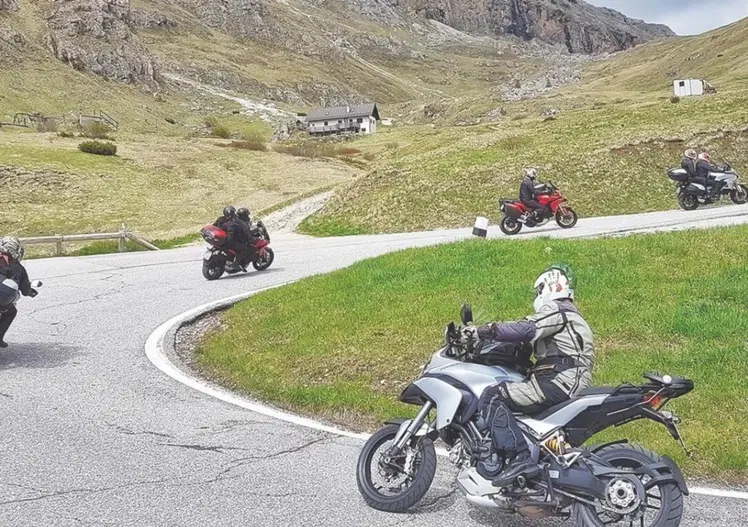Nico Cereghini: “Abbiamo vinto noi: i tour motociclistici organizzati possono salire sui passi dell’Alto Adige”