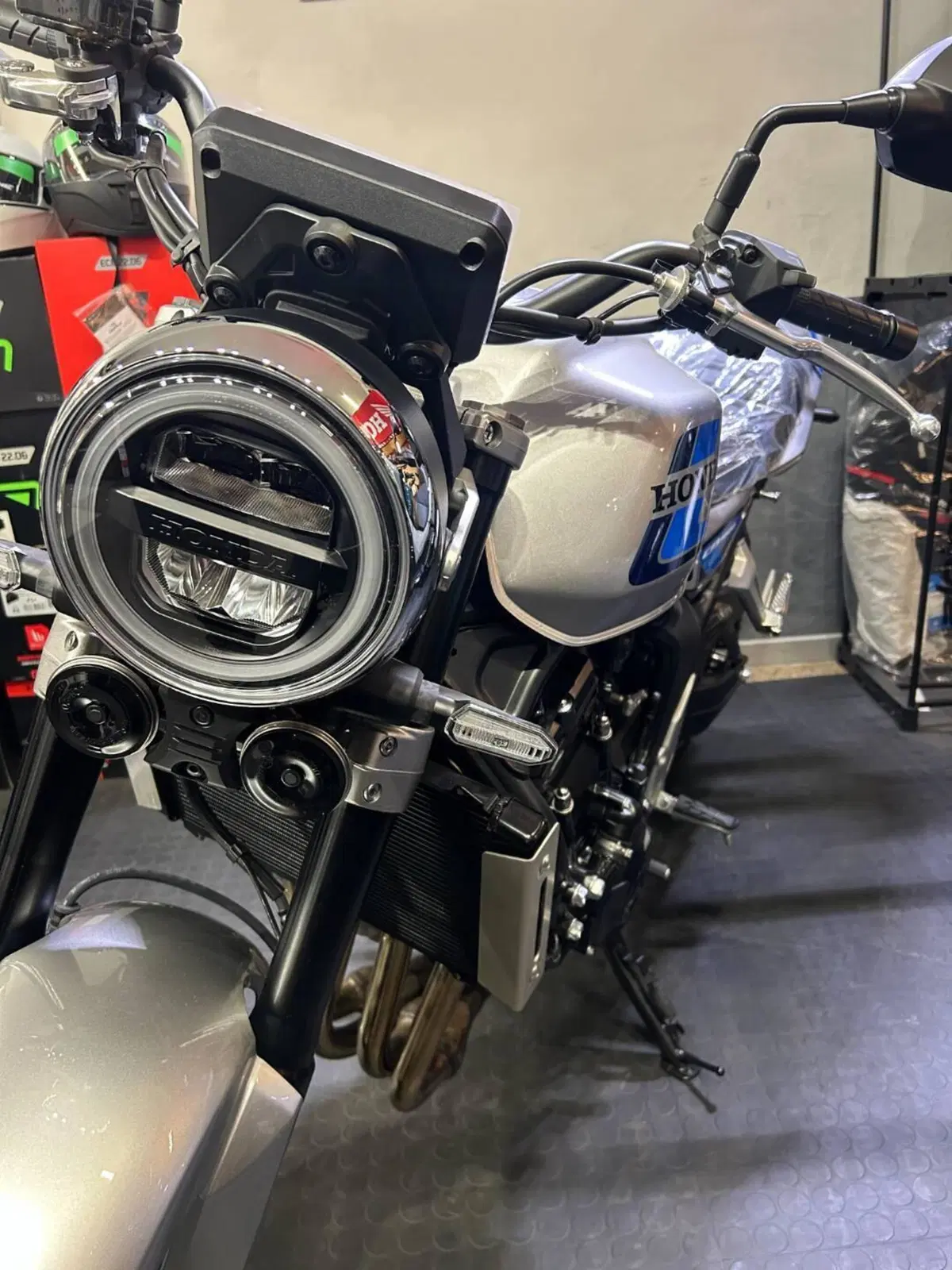 Honda CB 1000 F (2026) (3)