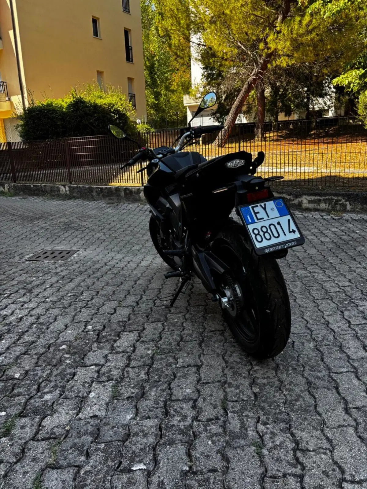 Motron Motorcycles Nomad 125 (2022 - 26) (2)