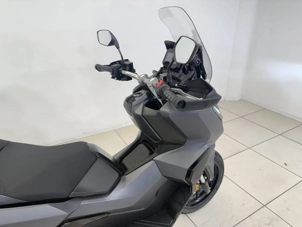 Honda ADV 350 (2022 - 24) (9)