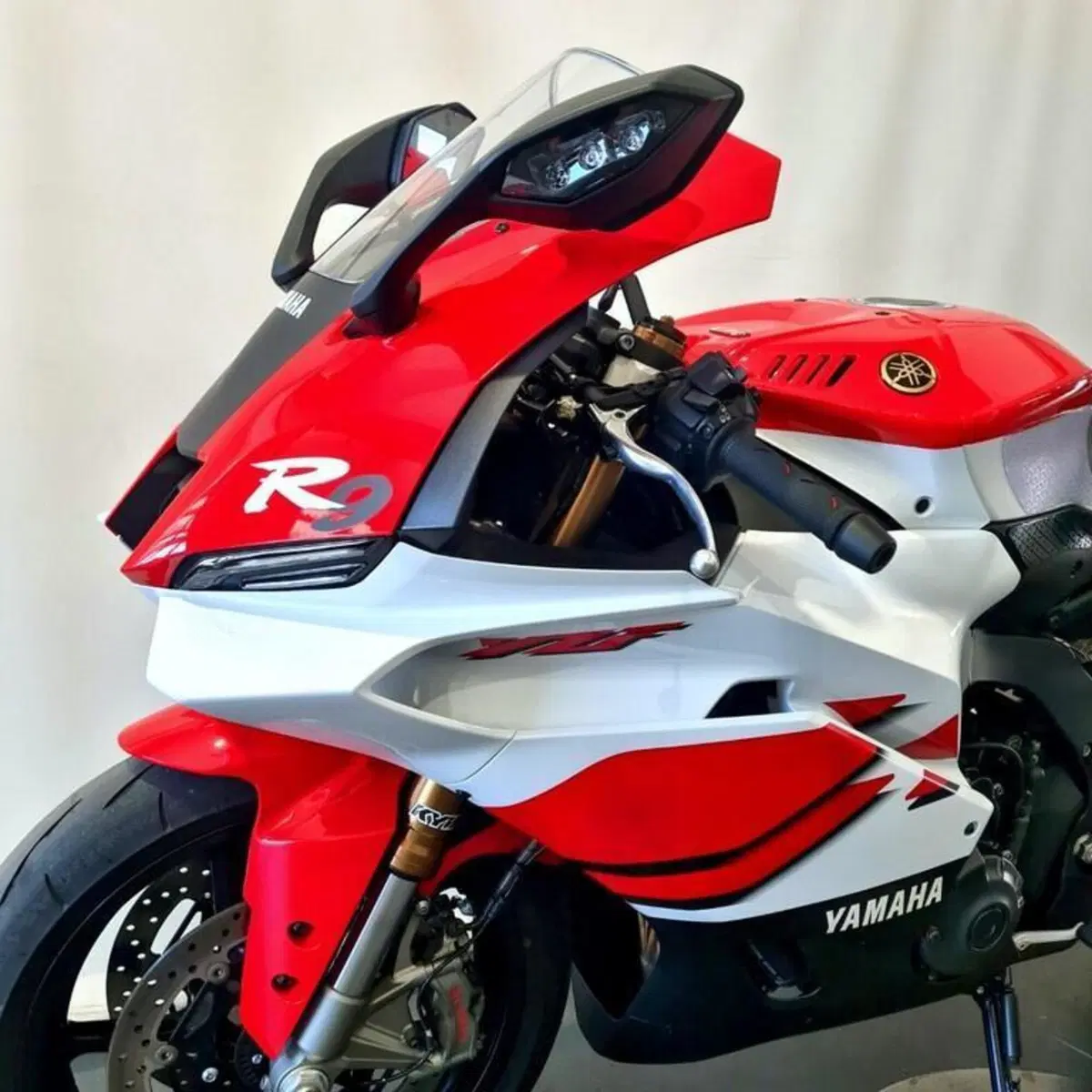 Yamaha YZF R9 70th (2026) (10)