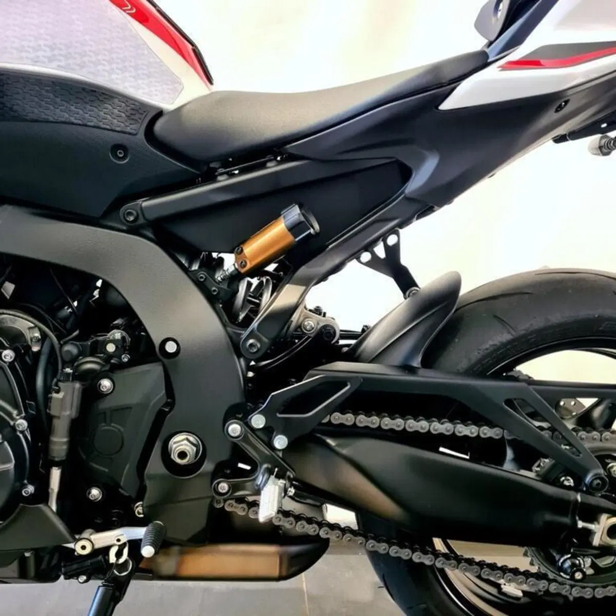 Yamaha YZF R9 70th (2026) (13)