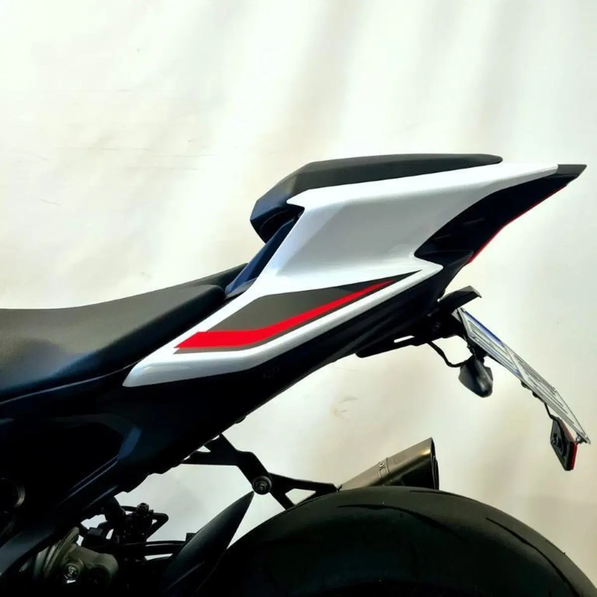 Yamaha YZF R9 70th (2026) (15)