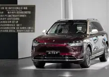 Huawei e Aito smentiscono le “auto del futuro”: denuncia alla polizia in Cina