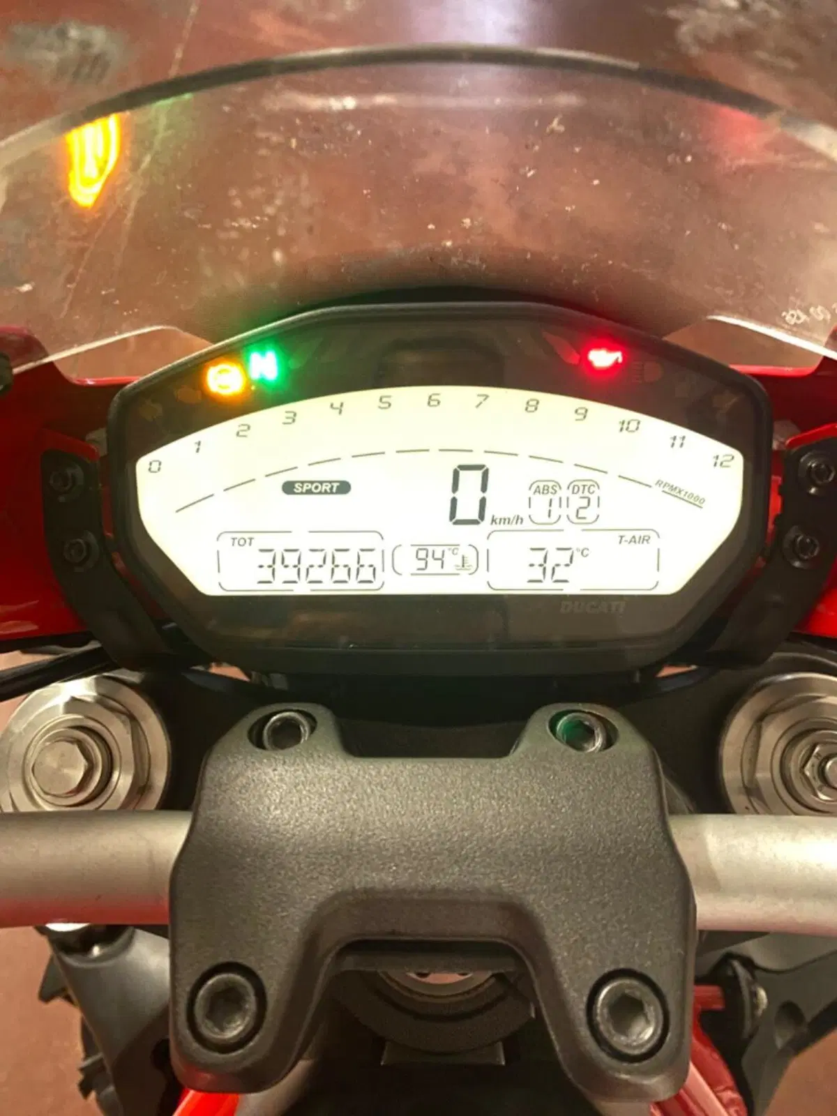 Ducati Monster 821 Stripe ABS (2015 - 17) (7)