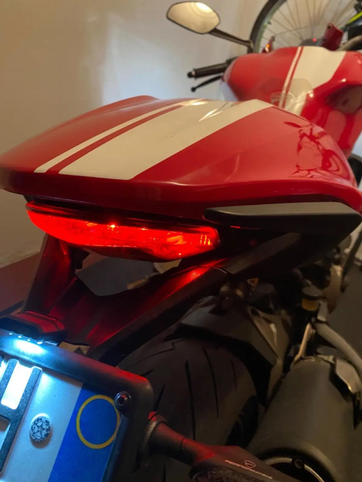 Ducati Monster 821 Stripe ABS (2015 - 17) (13)