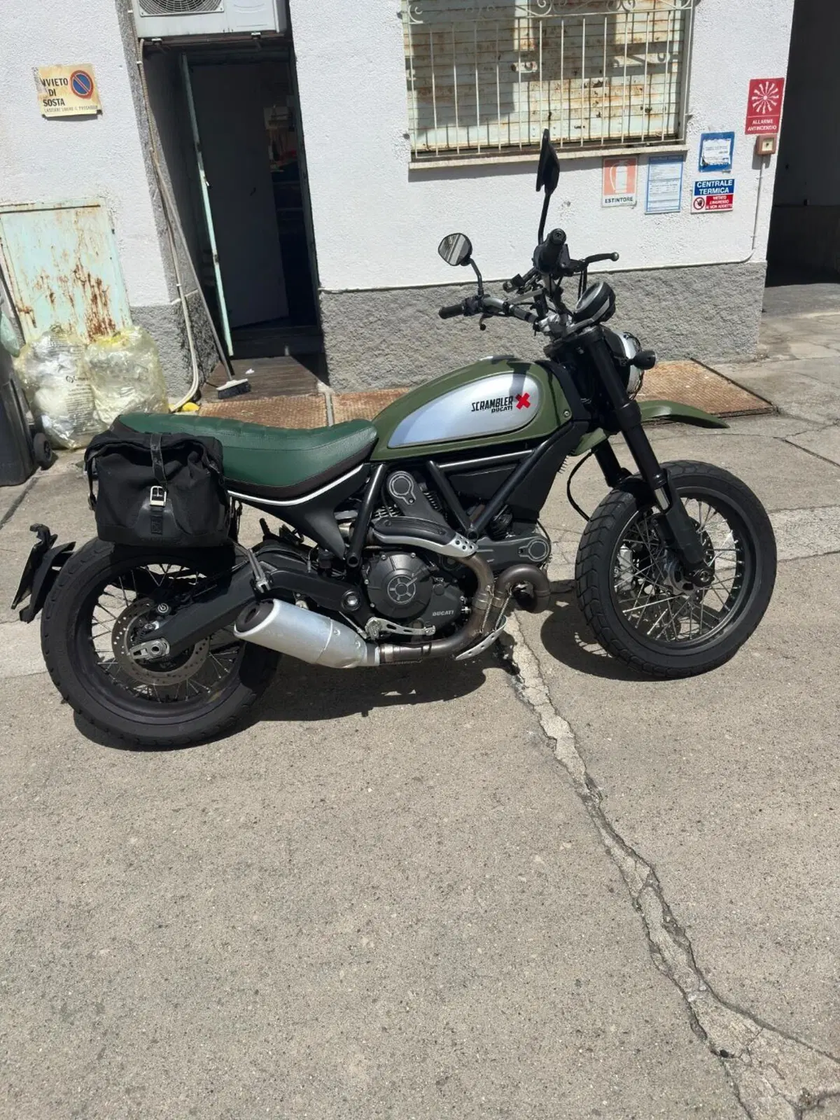 Ducati Scrambler 800 Urban Enduro (2015 - 16) (2)