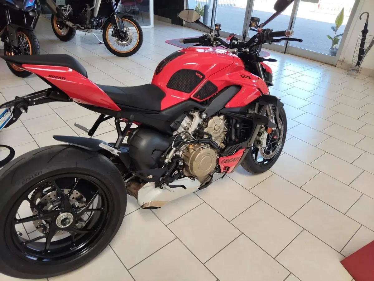 Ducati Streetfighter V4 (2023 - 24) (3)