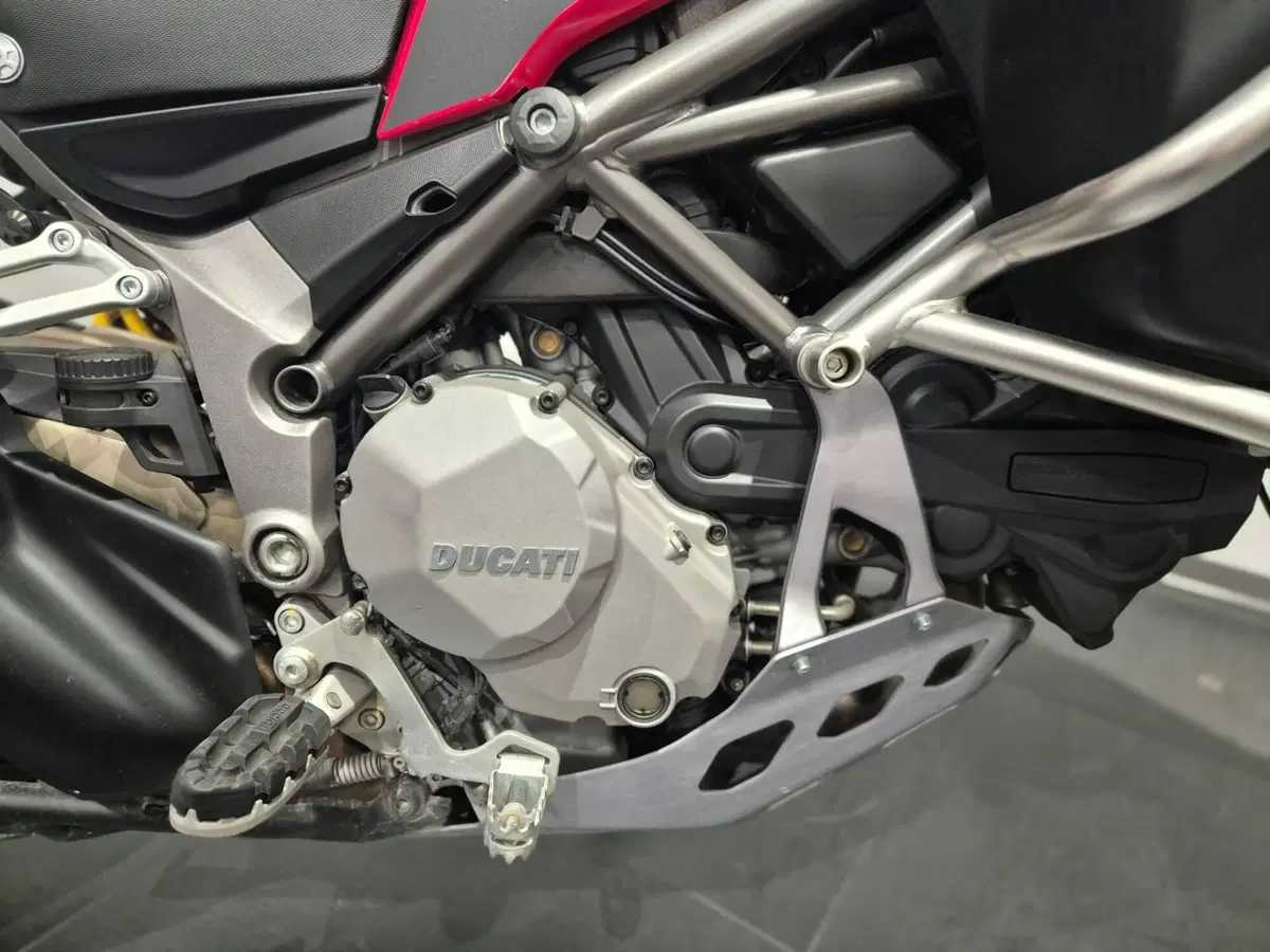Ducati Multistrada 1200 Enduro (2016 - 18) (10)