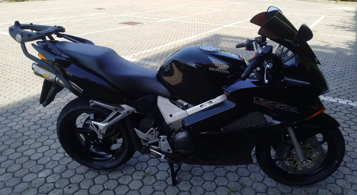 Honda VFR 800 (2002 - 05) (12)