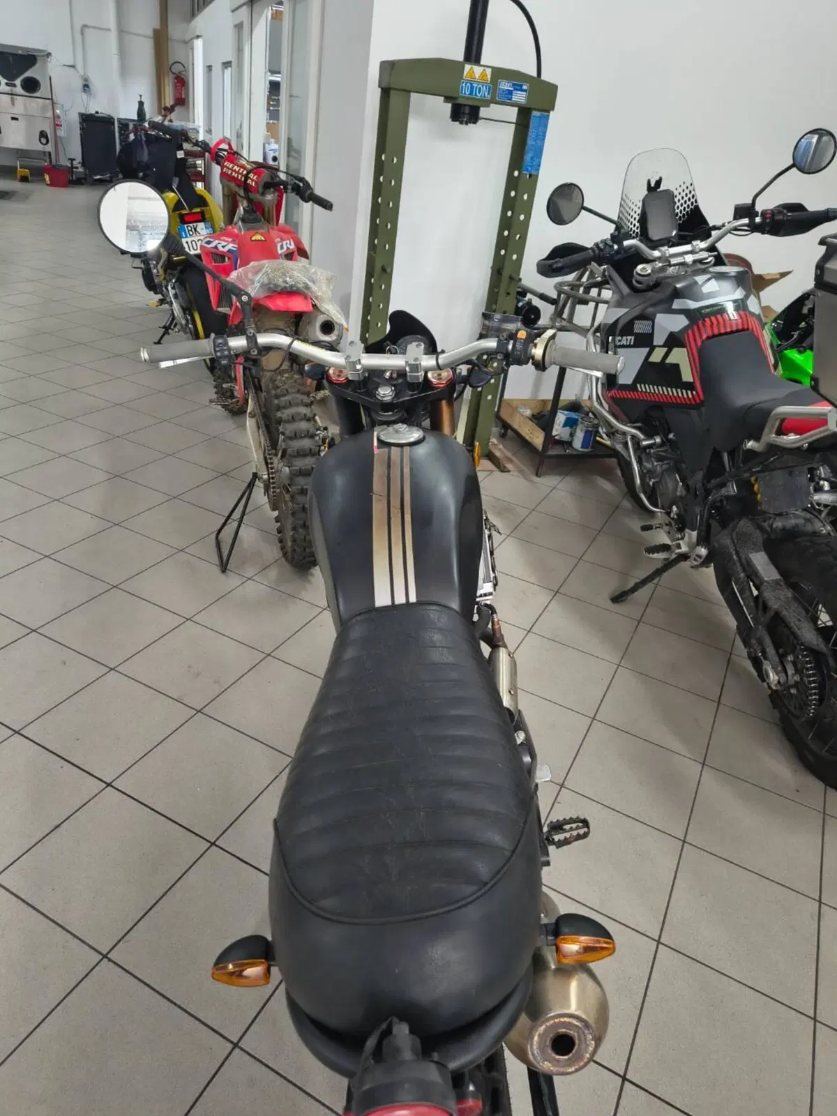 Vervemoto Tracker 250i (2019 - 24) (5)