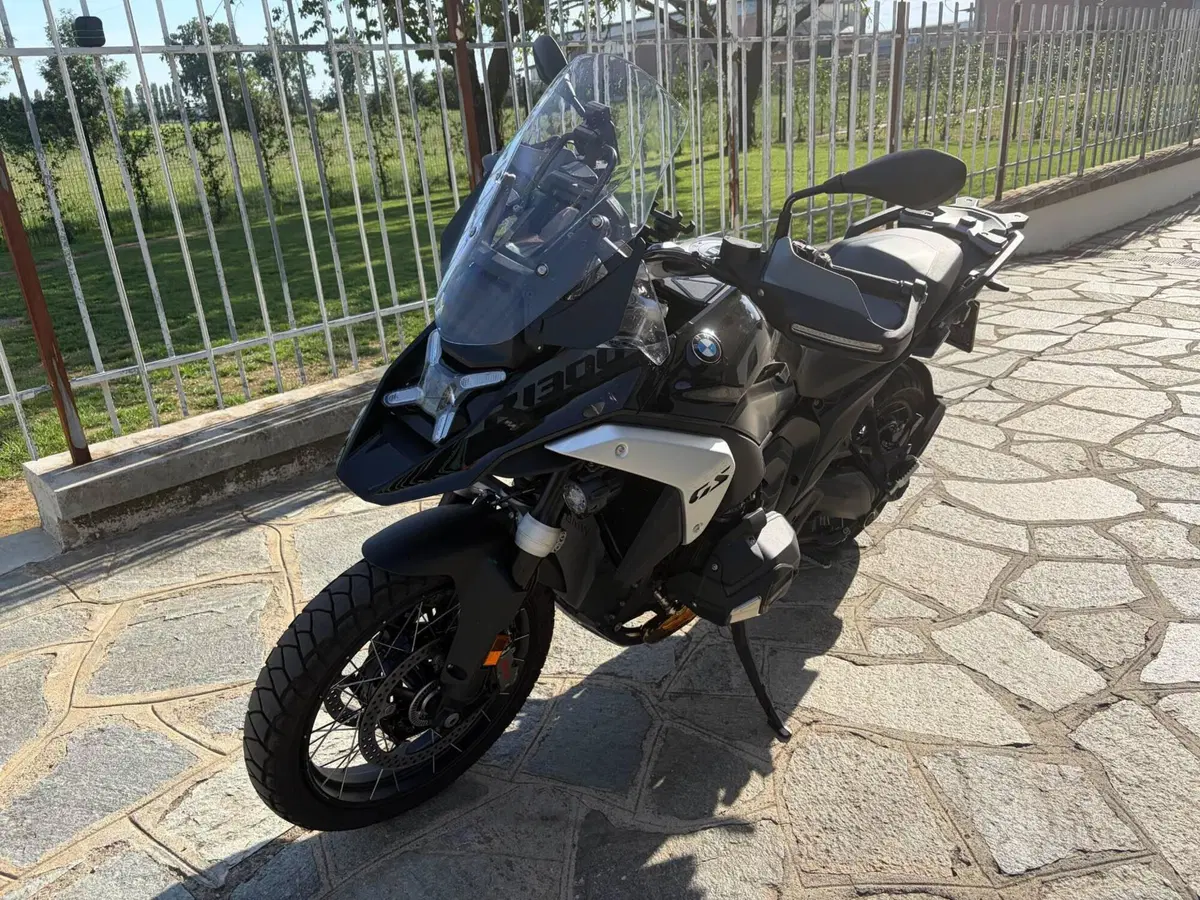 Bmw R 1300 GS Triple Black (2023 - 26) (4)