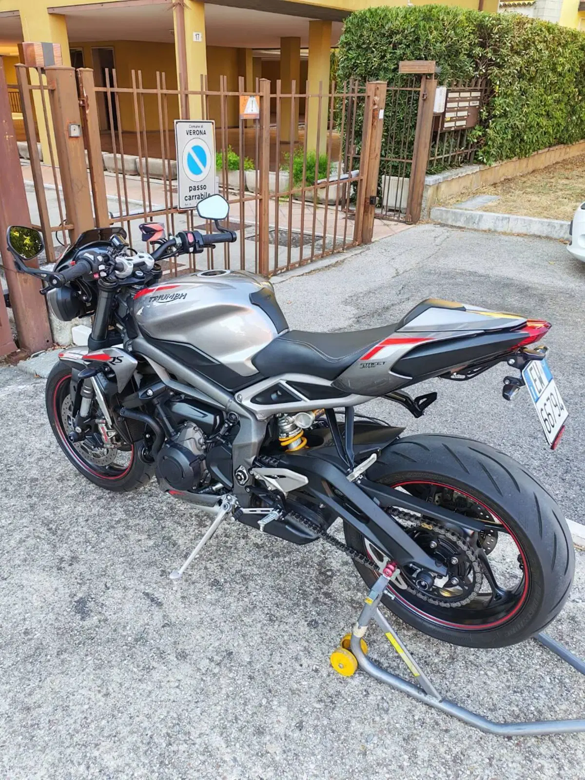 Triumph Street Triple RS (2020 - 22) (4)
