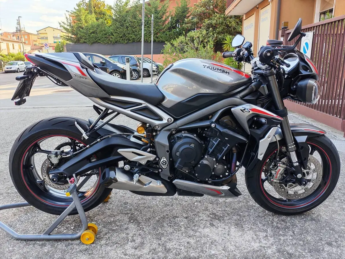 Triumph Street Triple RS (2020 - 22) (12)