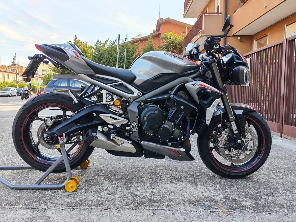 Triumph Street Triple RS (2020 - 22) (13)