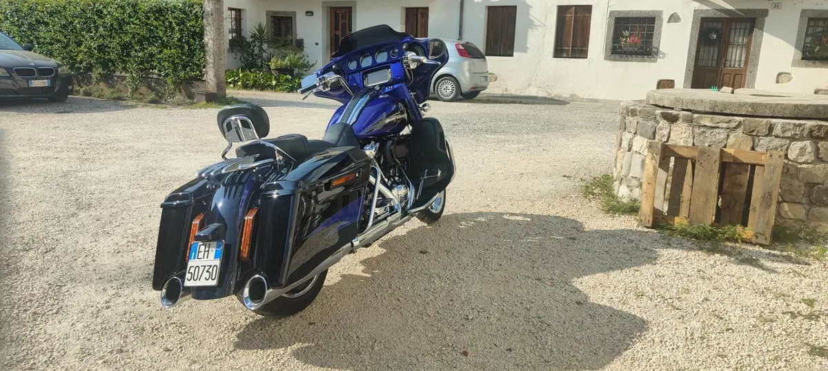 Harley-Davidson 114 Street Glide (2017) (5)