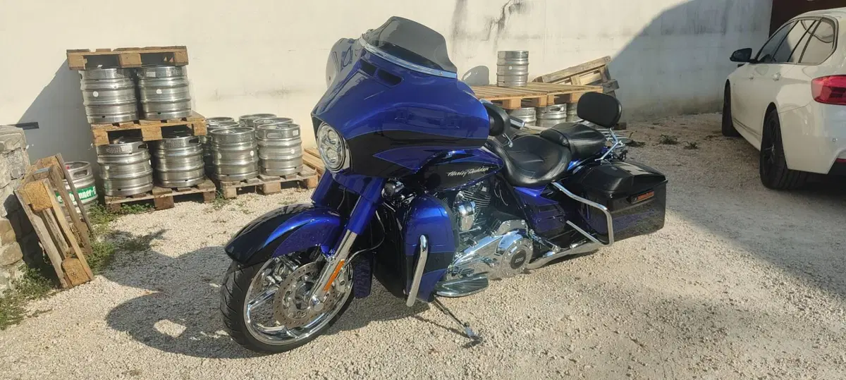 Harley-Davidson 114 Street Glide (2017) (7)