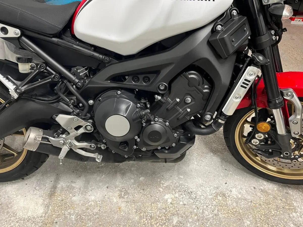 Yamaha XSR 900 ABS (2016 - 20) (4)