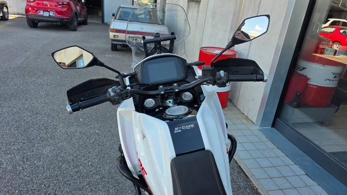Moto Morini X-Cape 650 (2021 - 26) (5)