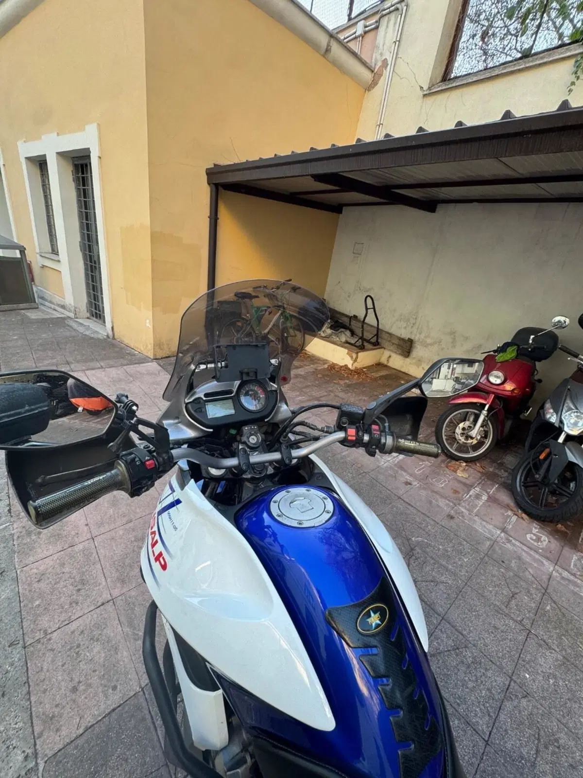 Honda Transalp XL 700 V (2007 - 13) (2)