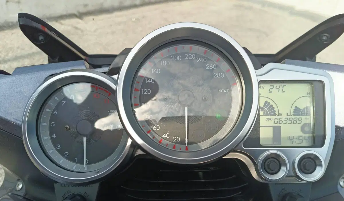 Yamaha FJR 1300 ABS (2005 - 06) (6)